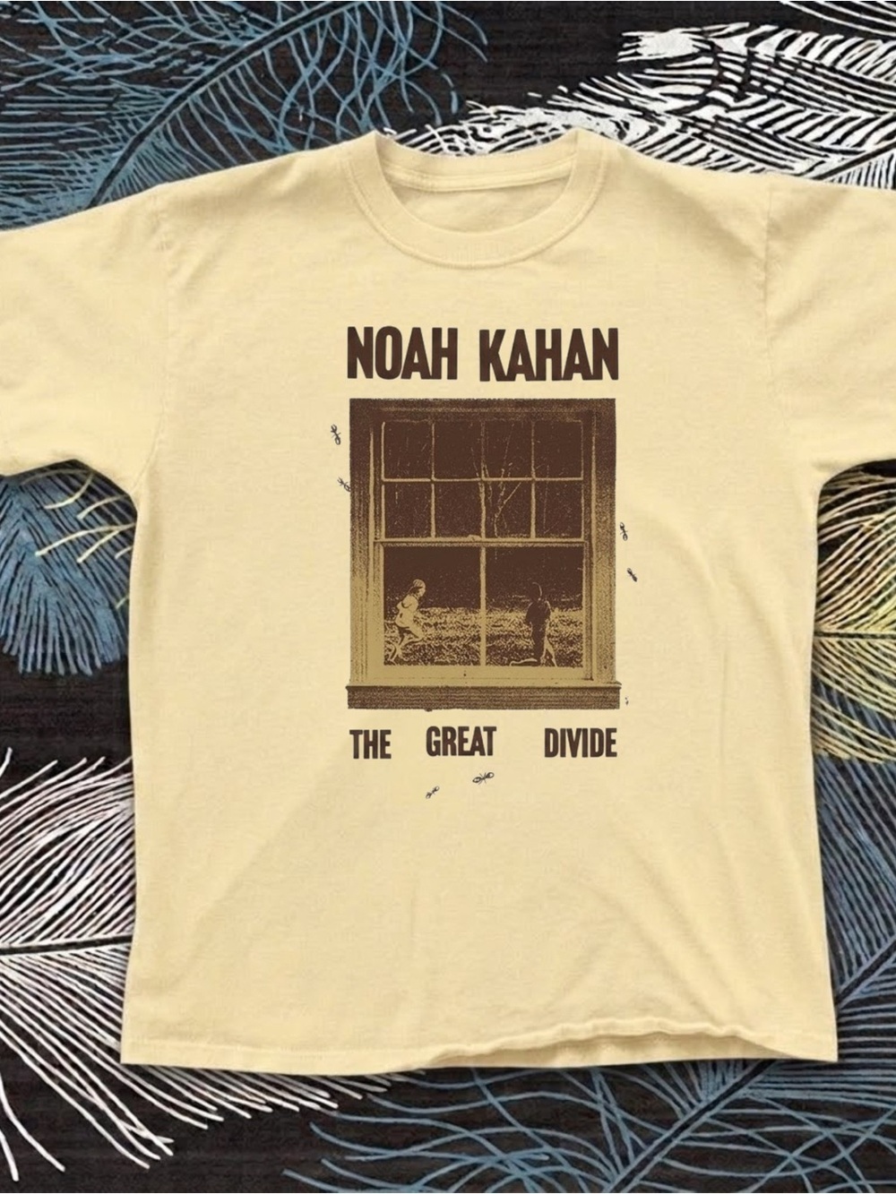 Gildan Noah Kahan "The Great Divide" Graphic Tee